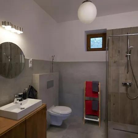 Apartman D4 *
